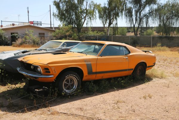 school bus yellow boss 302