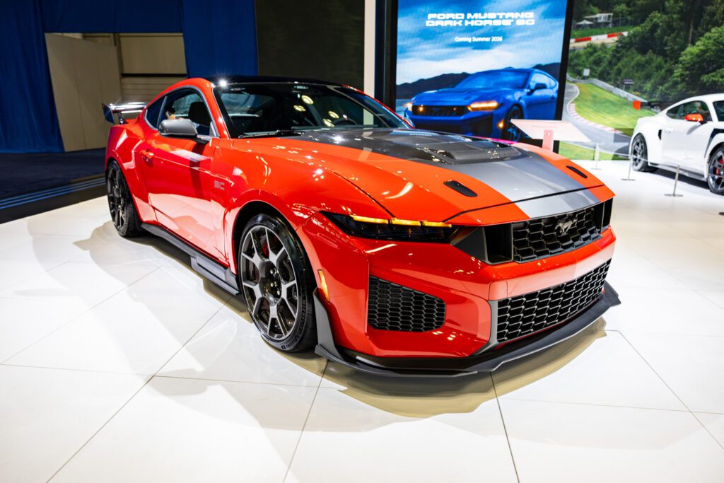 Race Red Dark Horse SC