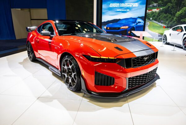 Race Red Dark Horse SC